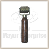 Stricher Roller with Wooden Handle
